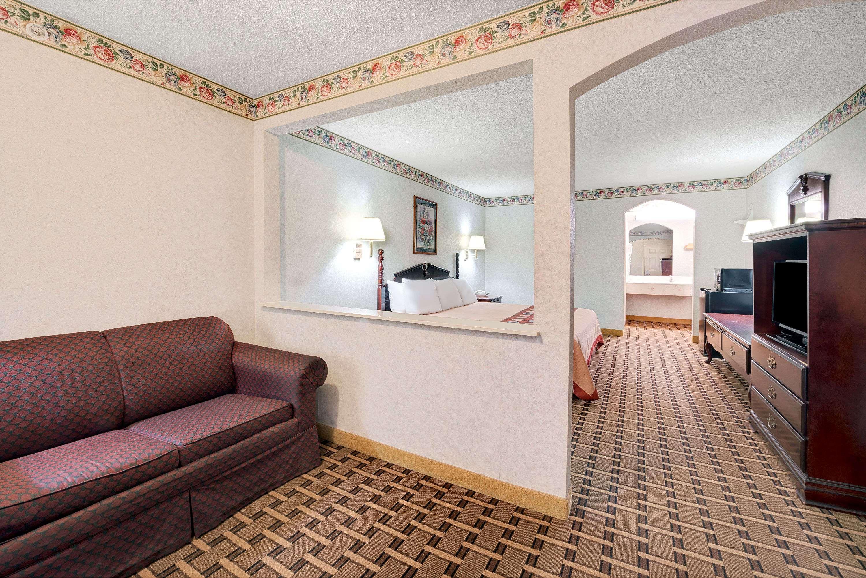Super 8 By Wyndham Dallas South Eksteriør bilde