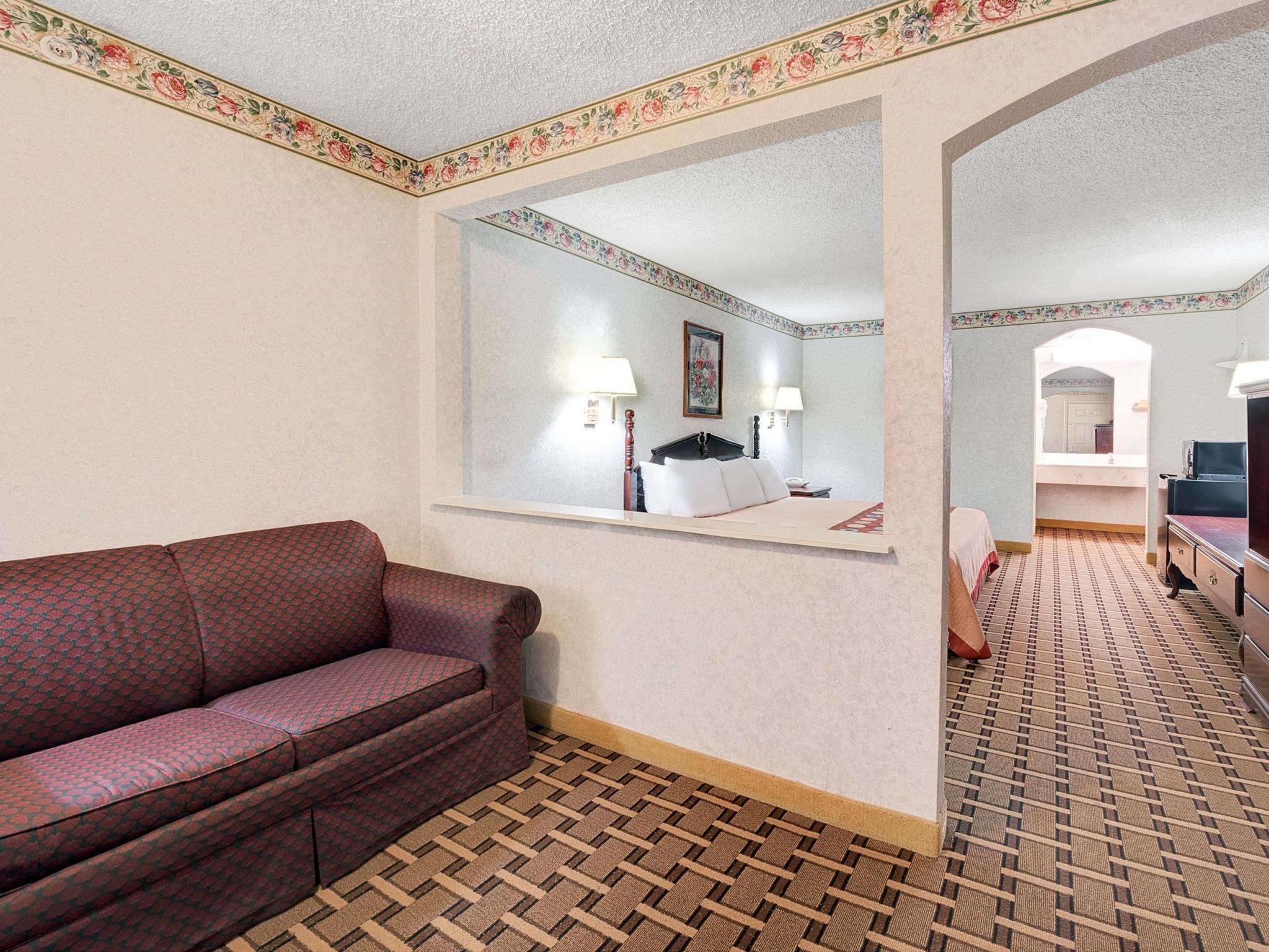 Super 8 By Wyndham Dallas South Eksteriør bilde
