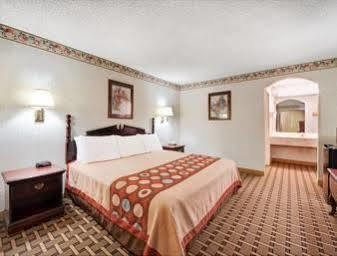 Super 8 By Wyndham Dallas South Eksteriør bilde
